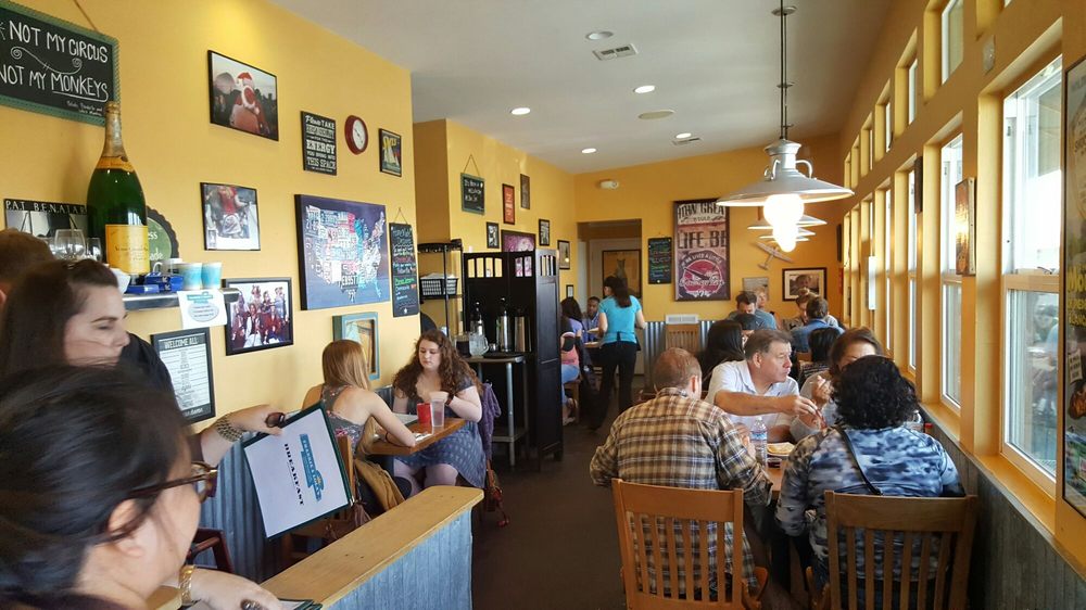 Frankie and Lola’s A hidden treasure in Morro Bay! ACES Golf